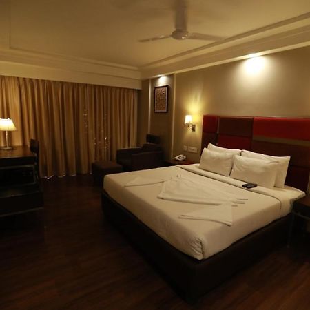 Hotel-S-Park Khammam Exterior foto